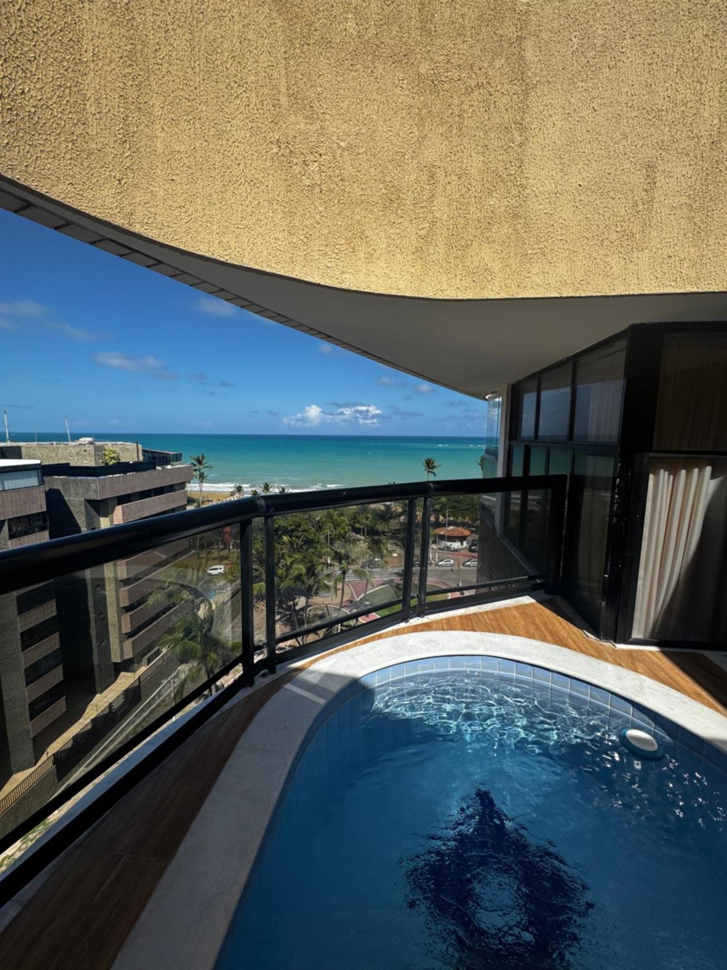 Apartamento Cobertura Com Dois Quartos - Piscina Privativa- Beira Mar